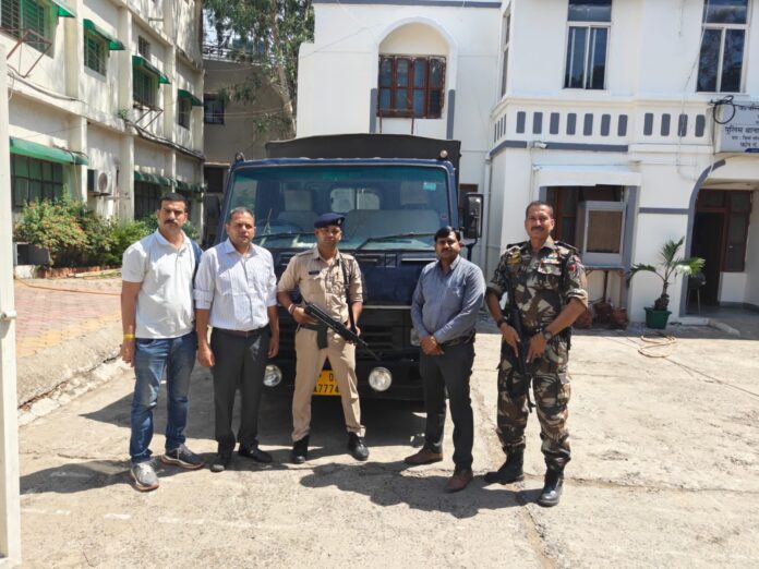 STF officials seized addictive cough syrup worth nearly Rs 50 lakh from Mubarakpur in Bhopal during an operation linked to an ongoing investigation into an illegal supply network.
